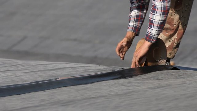 The Builder conceals the roof EPDM membrane. PVC-P AND TPO FPO