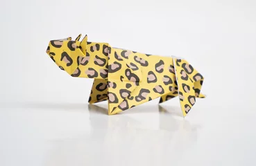 Tuinposter Origami leopard © Burhan Bunardi