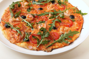 Pizza with Arugula and shrimp
