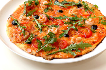 Pizza with Arugula and shrimp