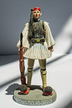 Greek soldier tsolias