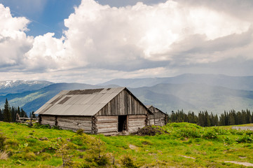 Fototapeta na wymiar Mountain landscape in the Ukrainian Carpathians