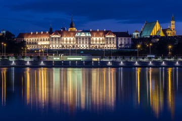 Fototapeta na wymiar The Royal Castle over the Vistula river in Warsaw, Poland