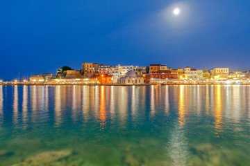 Obraz premium Chania. The old harbor at night.