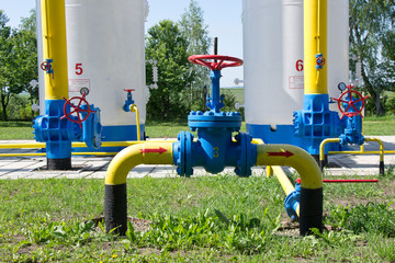 Gas pipelines and valves