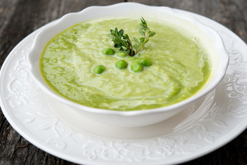 Green peas cream soup
