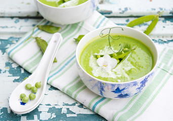 Green peas cream soup
