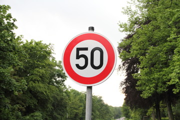 Geschwindigkeitsbegrenzung 50