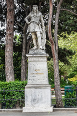 Obraz premium Statues of Viennese personalities (1867). Rathausplatz, Vienna.