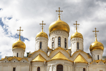 Fototapeta na wymiar The domes of the Annunciation Cathedral of the Moscow Kremlin, Russia