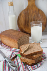 Black rye bread
