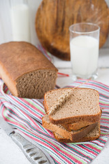 Black rye bread

