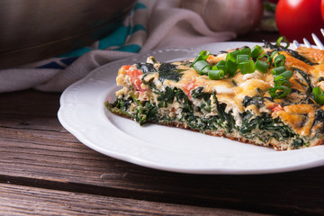 Frittata with spinach, tomatoes and cheese
