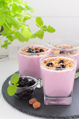 Berry yogurt with muesli