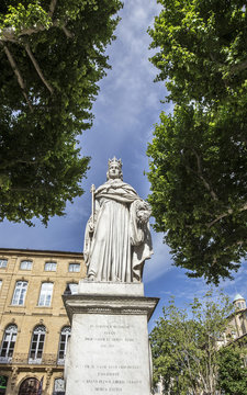 famous fountain du Roi Rene in Aix en Provence