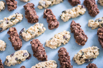 chocolate and granola healthy snacks