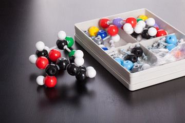 plastic molecular structure modeling kit