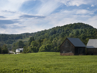 Obraz premium South Pomfret Vermont Landscape: A scenic view through a valley in South Pomfret Vermont in New England