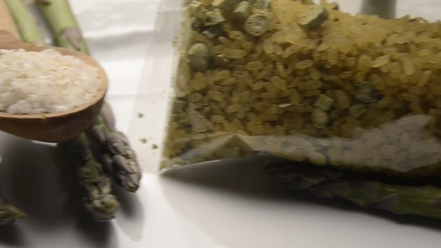 Ryža a dehydrovan&aacute; &scaron;pargľa Rice and dehydrated asparagus Riso e asparagi disidratati Arroz y esp&aacute;rragos deshidratada Reis und dehydriert spargel Le riz et les asperges d&eacute;shydrat&eacute;es