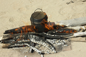 boiler, bonfire, fire, beach, sand, travel, tourism, camping, food, cooking