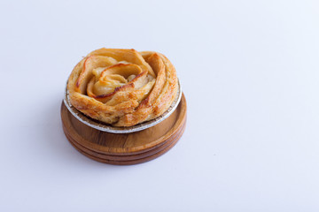 Mini apple rose pie