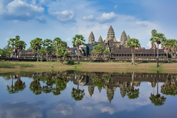 Fototapeta na wymiar Angkor Wat day time