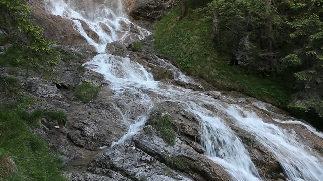 Wasserrauschen am Wildbach in Hinterstein