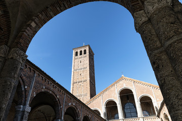 Fototapeta premium Milan: Sant'Ambrogio church