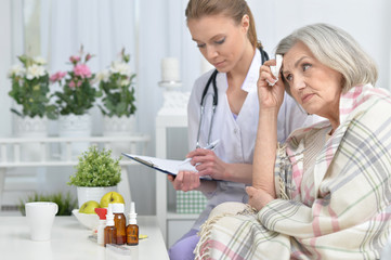 doctor and her senior senior patient 