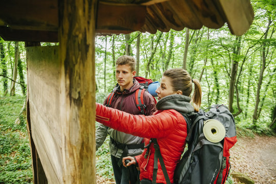 Serbia, Rakovac, young couple hiking