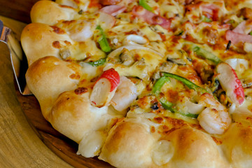 Pizza cheese crust seafood topping