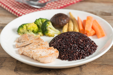 Clean food, Chicken grilled and vegetable and rice berry.