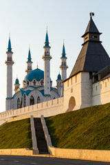 Fototapeta na wymiar The white-stone Kremlin and Kul Sharif mosque in Kazan Russia.