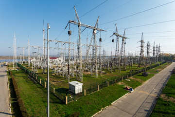 Power line transmitting electricity from hydroelectric to city.