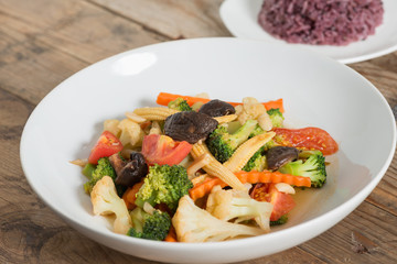 Stir-fried mixed vegetables.