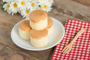 Chiffon cup cake.