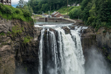 Obraz premium Waterfall At Snoqualmie 10