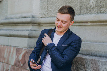 Obraz premium businessman working outdoors