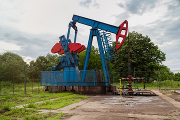 Fototapeta na wymiar Oil pump in the lower position