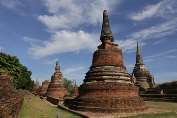 Fototapeta premium admirable red brick pagoda in historic park
