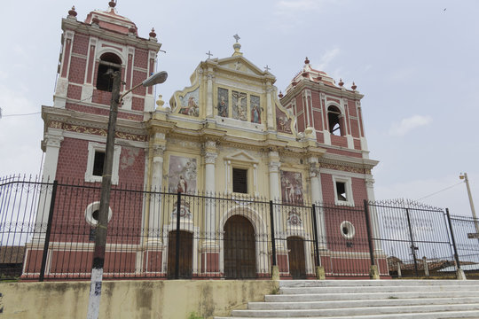iglesia la recoleccion,en otra perspectiva,leon,nicaragua