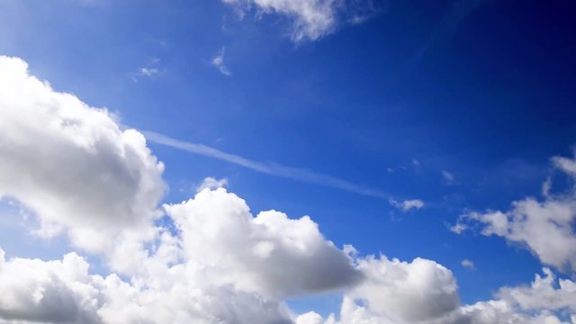 千切れ雲」の写真素材 | 2,159件の無料イラスト画像 | Adobe Stock