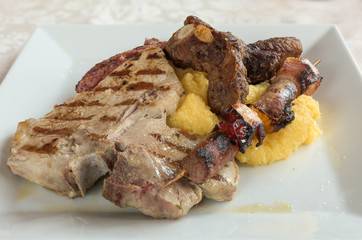 Grilled meat mix