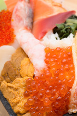 海鮮丼　
