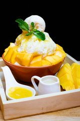 Ice Cream With Fresh Mangoes, Bingsu Mango