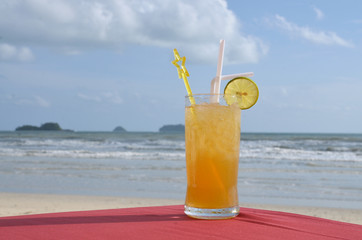 ice larmon tea on the beach