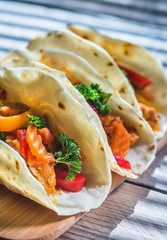 A chicken taco
