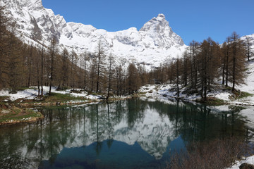 Matterhorn mit Lago Blu. Breuil-cervinia. Italien