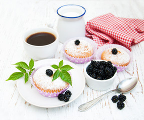 muffins with blackberry