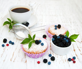 Muffins with fresh berries